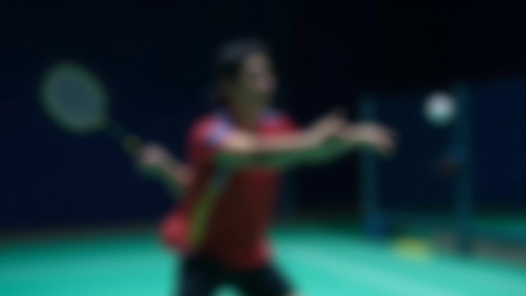 لاعب يوضح الحركة الصحيحة للذراع من الكتف